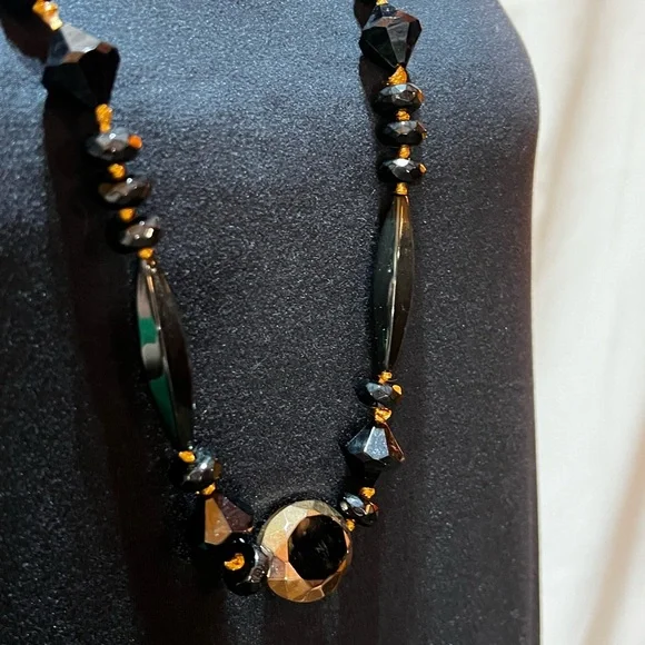 LC Copper and Black Beaded Necklace - Picture 3 of 5